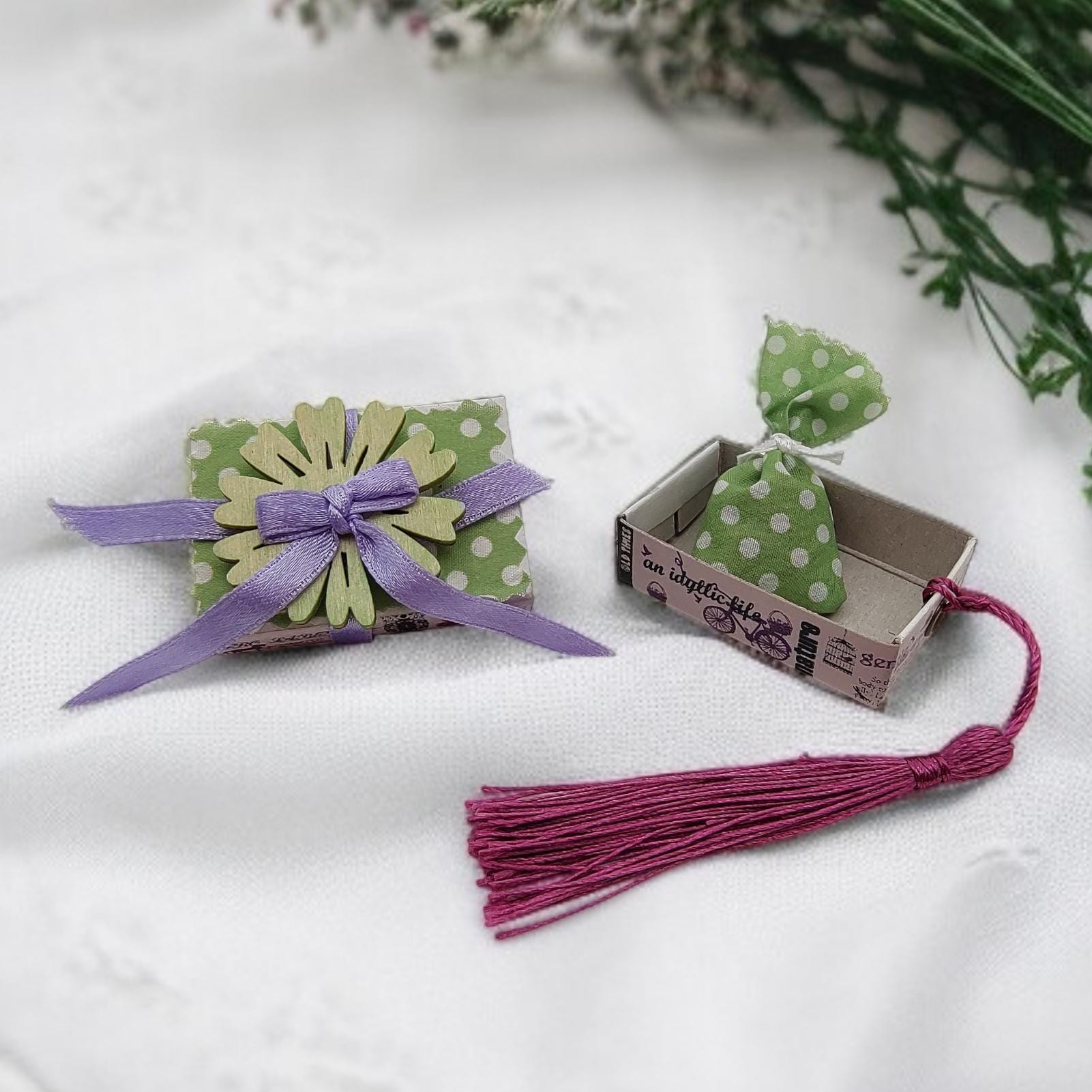 Schachtel für Geldgeschenk mit Lavendel, verzierte Streichholzschachtel als originelle Verpackung für Geld, Gutscheine und mehr  #613960738