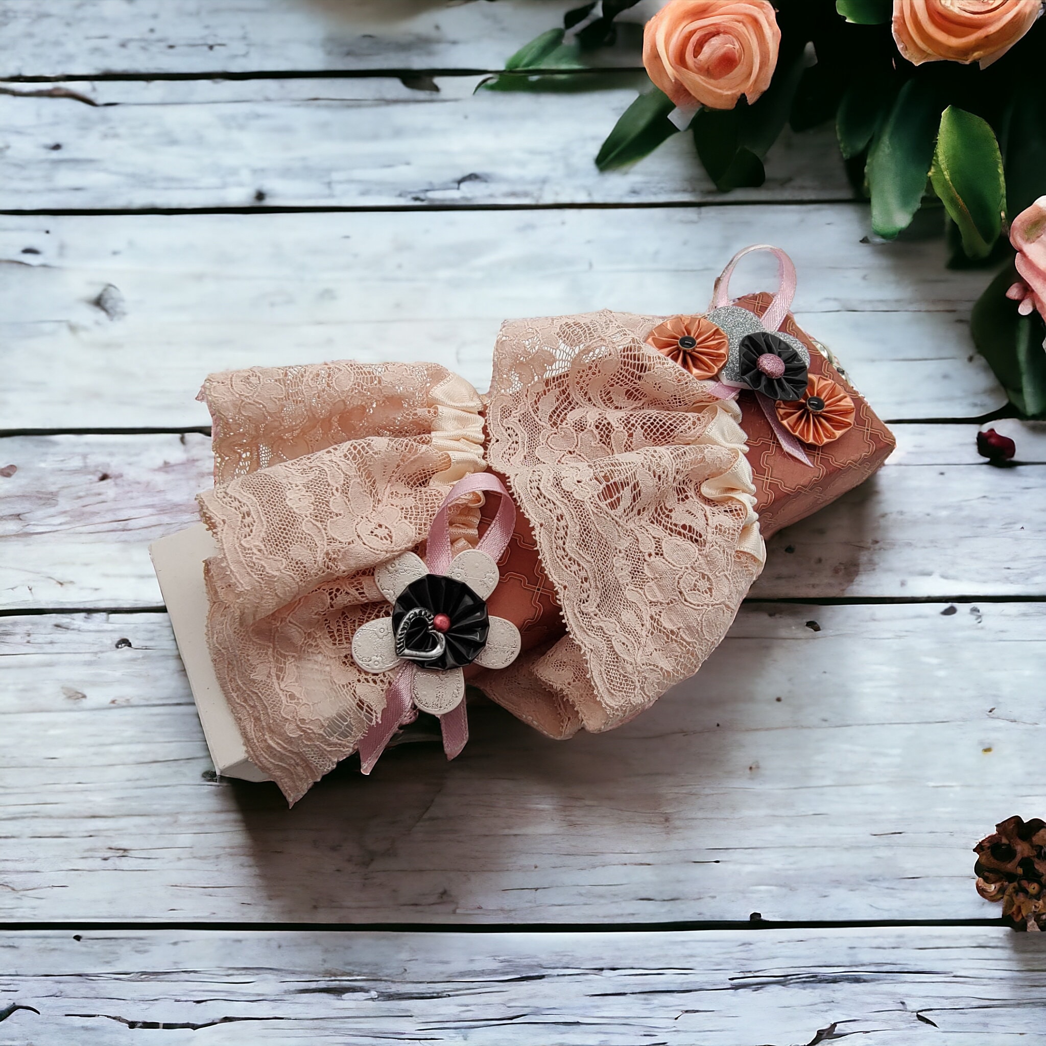 Geschenkschachtel "Hochzeit" mit Spitze und Kaffeekapseln verziert für Geld, Gutscheine, Theaterkarten  #613960924