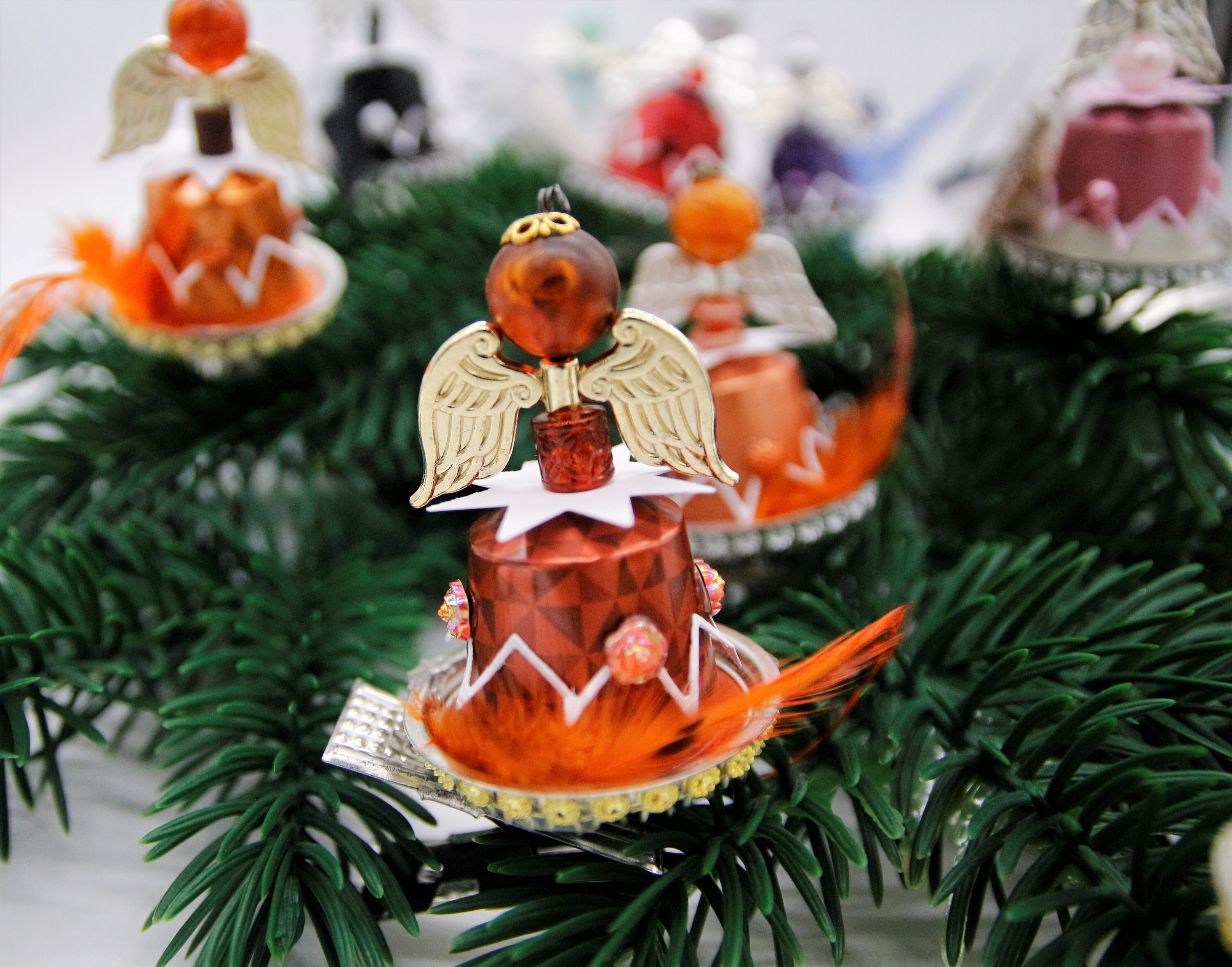 Engel aus Kaffeekapseln Christbaumkugel / Weihnachtskugel / Weihnachtsdeko auf Metallklammer