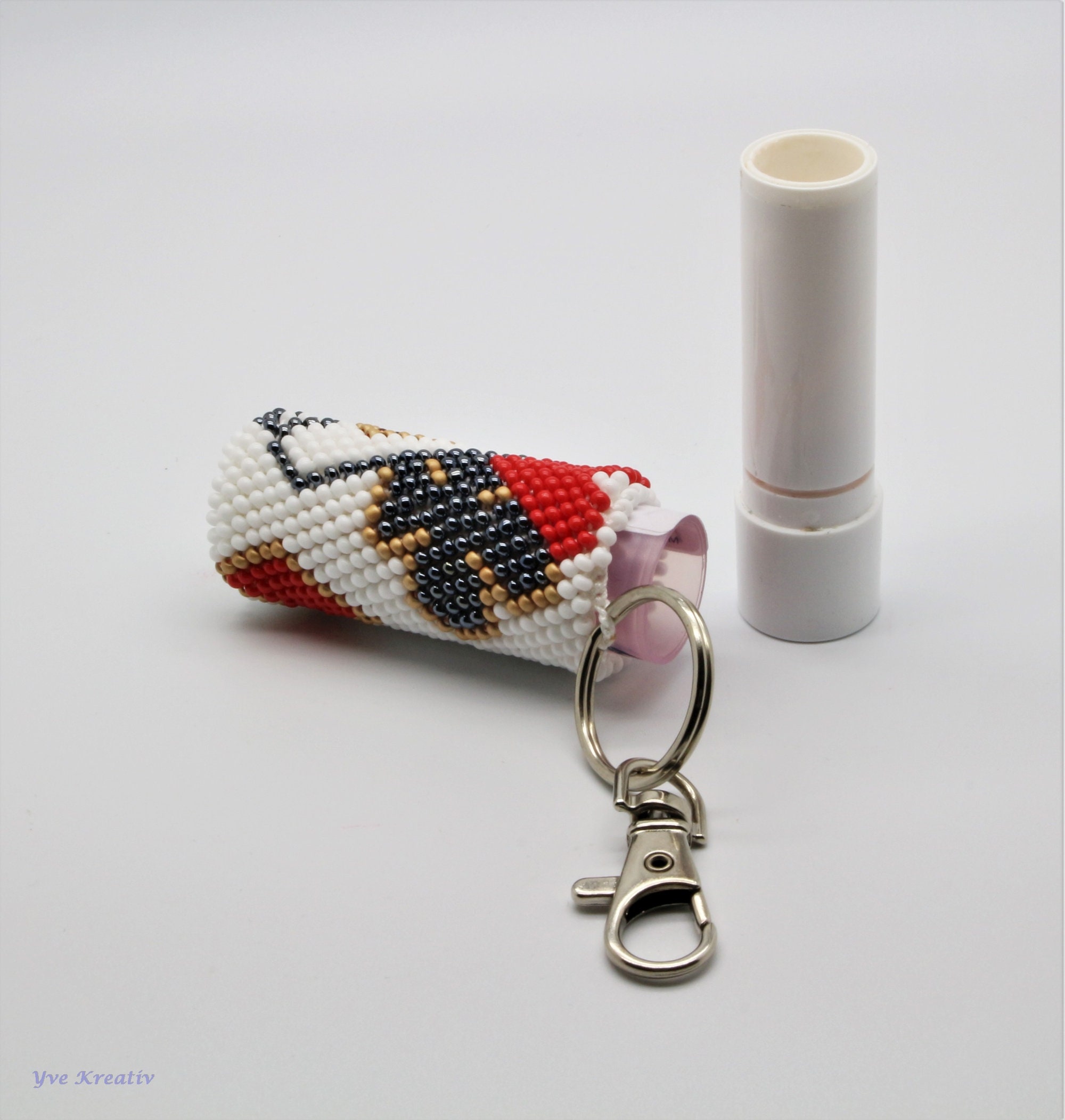 Anhänger für Lippenpflegestift - Lippenbalsam Täschchen " Poker " aus Rocailles - Miniperlen (2,6 mm) gehäkelt / Perlenhäkeln