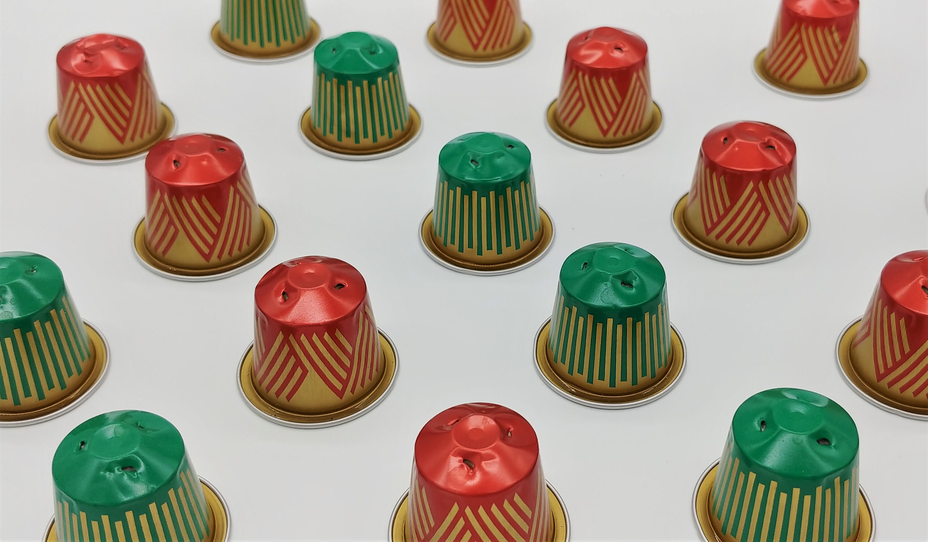 10 leere Kaffeekapseln : 5 Stückt rot-gold und 5 Stück grün-gold "Special Edition"  #KNS