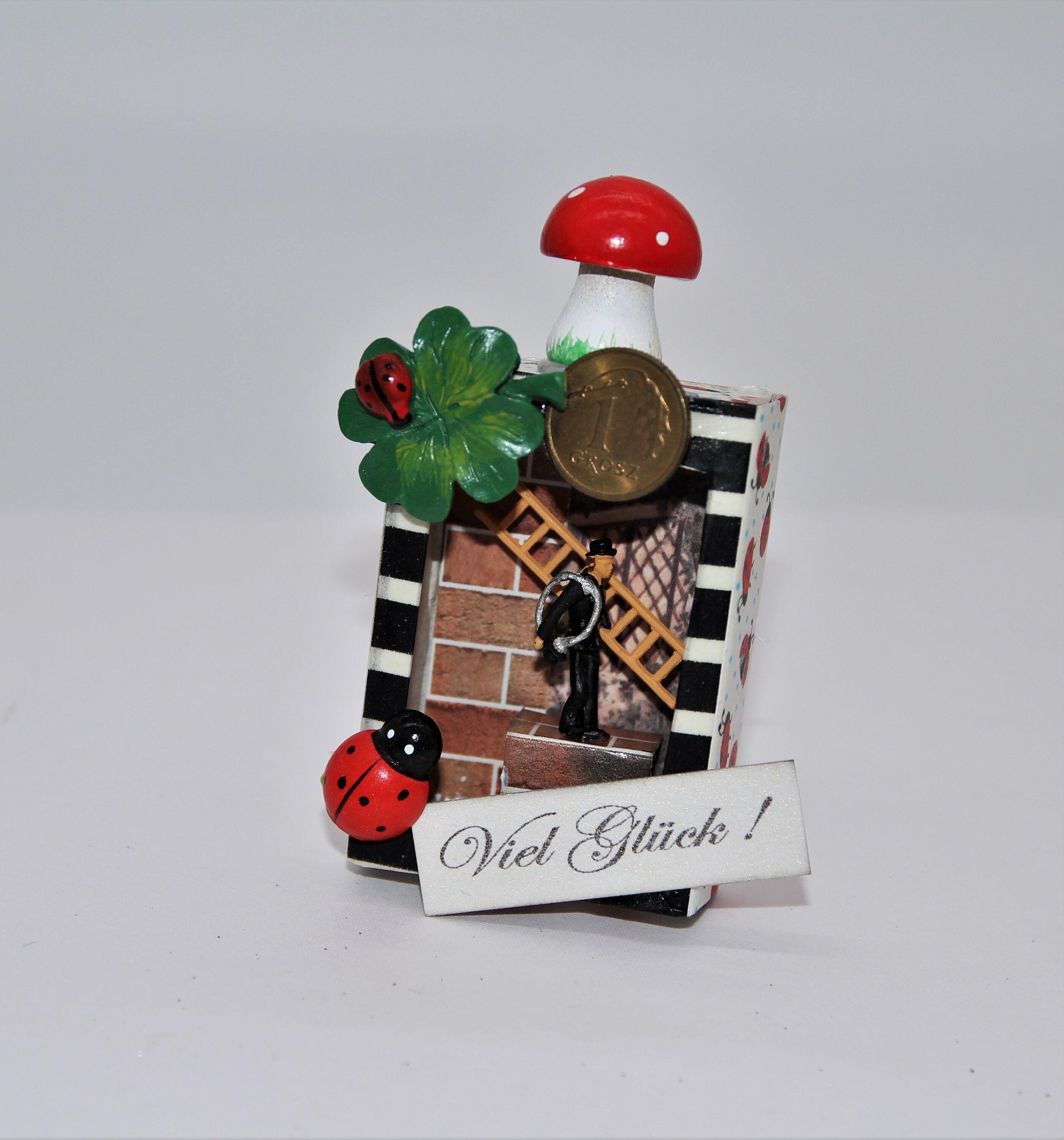 Mini Schornsteinfeger in der Streichholzschachtel Miniatur 3D Schachtel Grußschachtel Diorama Glücksbringer Mini Schornsteinfeger in der Streichholzschachtel Miniatur 3D Schachtel Grußschachtel Diorama Glücksbringer