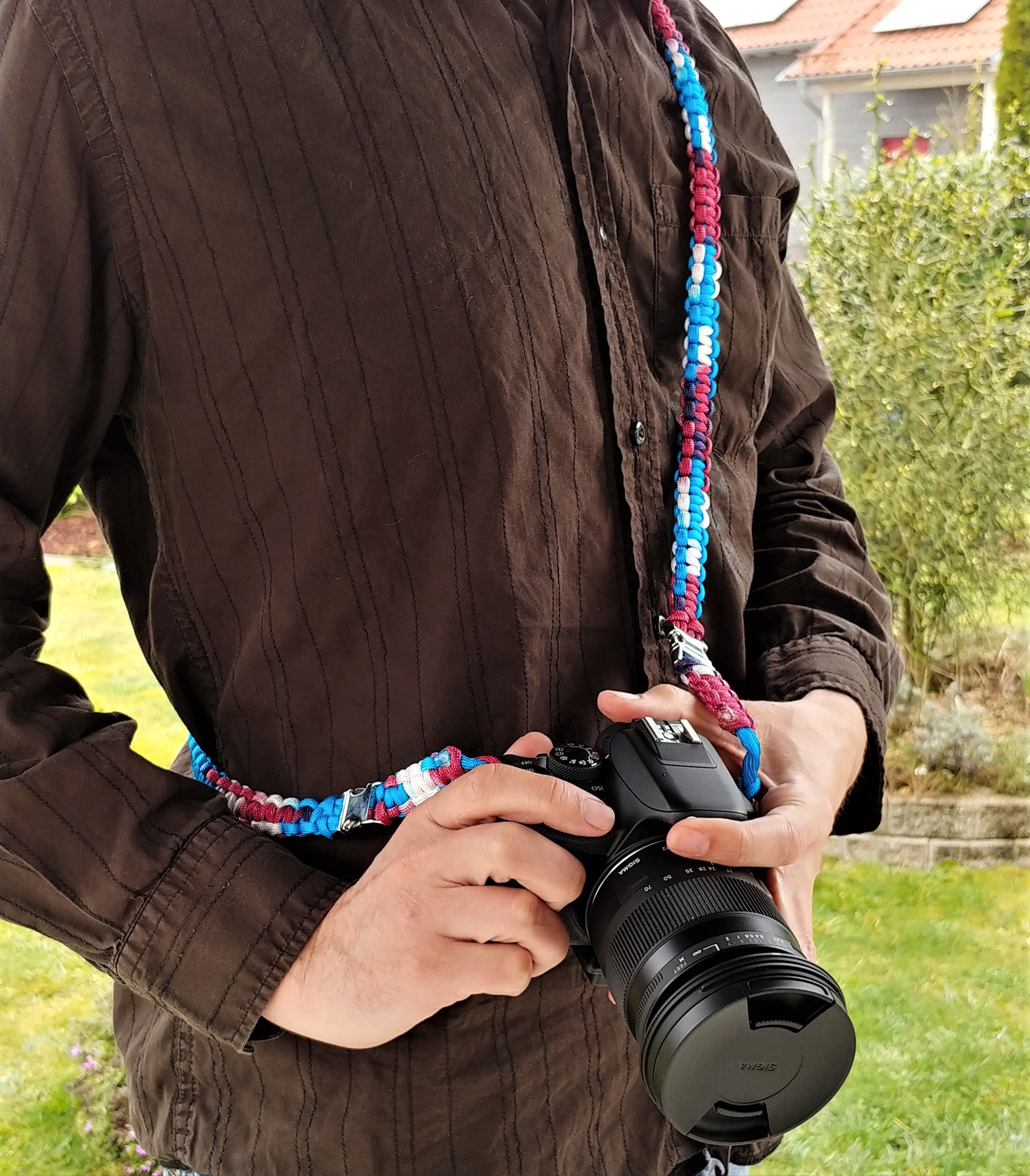 6 tlg. SET Kameragurt inkl. Handschlaufe geknotet aus Parachute Cord (Fallschirmschnur) Kamera Zubehör - Farbe "Galaxy" 6 tlg. SET Kameragurt inkl. Handschlaufe geknotet aus Parachute Cord (Fallschirmschnur) Kamera Zubehör - Farbe "Galaxy"