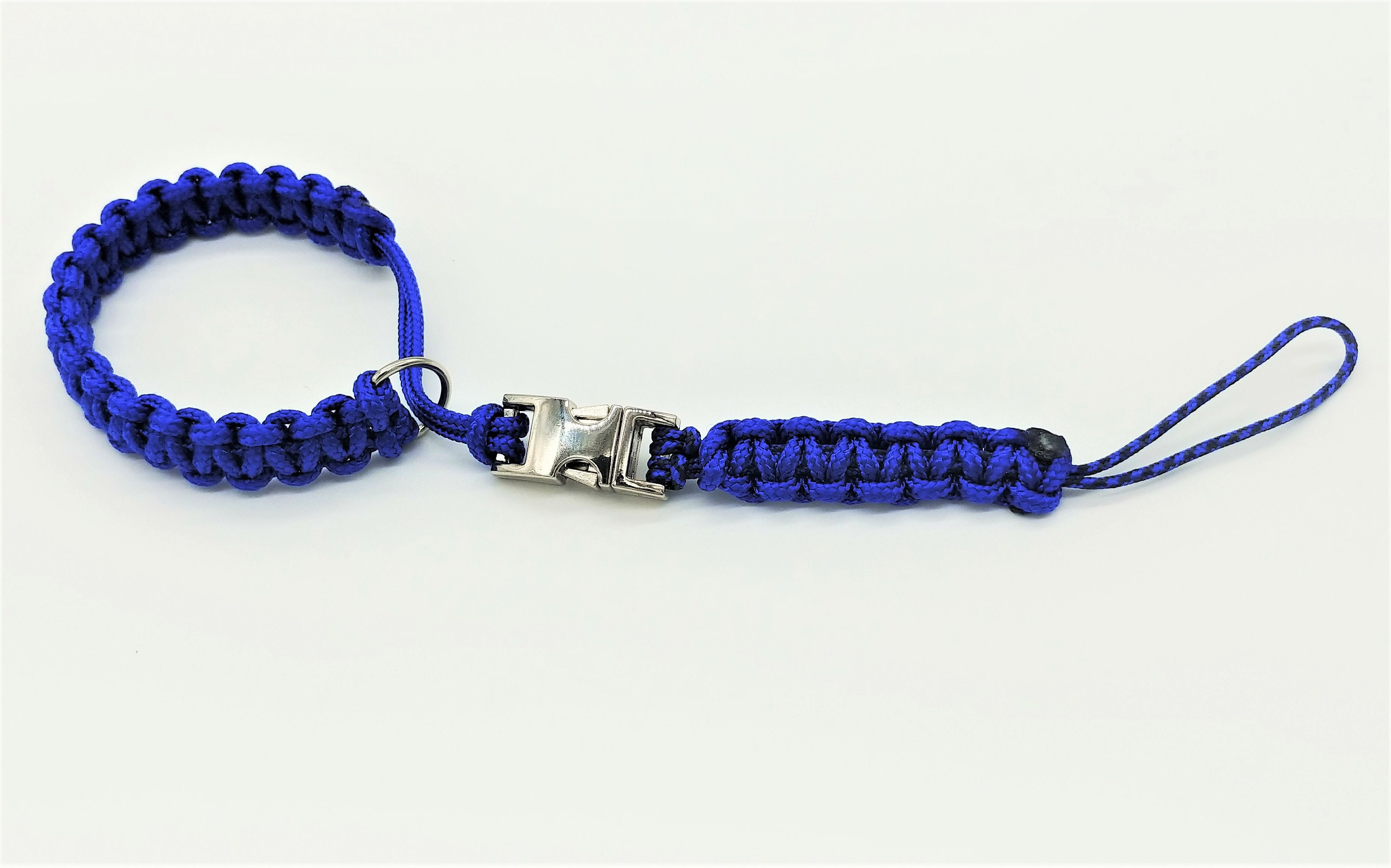 Kamera-Handschlaufe / Kameragurt / Kameraschlaufe geknotet aus Parachute Cord (Fallschirmschnur) mit Klick-Schnellverschluß / Farbe Blau Kamera-Handschlaufe / Kameragurt / Kameraschlaufe geknotet aus Parachute Cord (Fallschirmschnur) mit Klick-Schnellverschluß / Farbe Blau