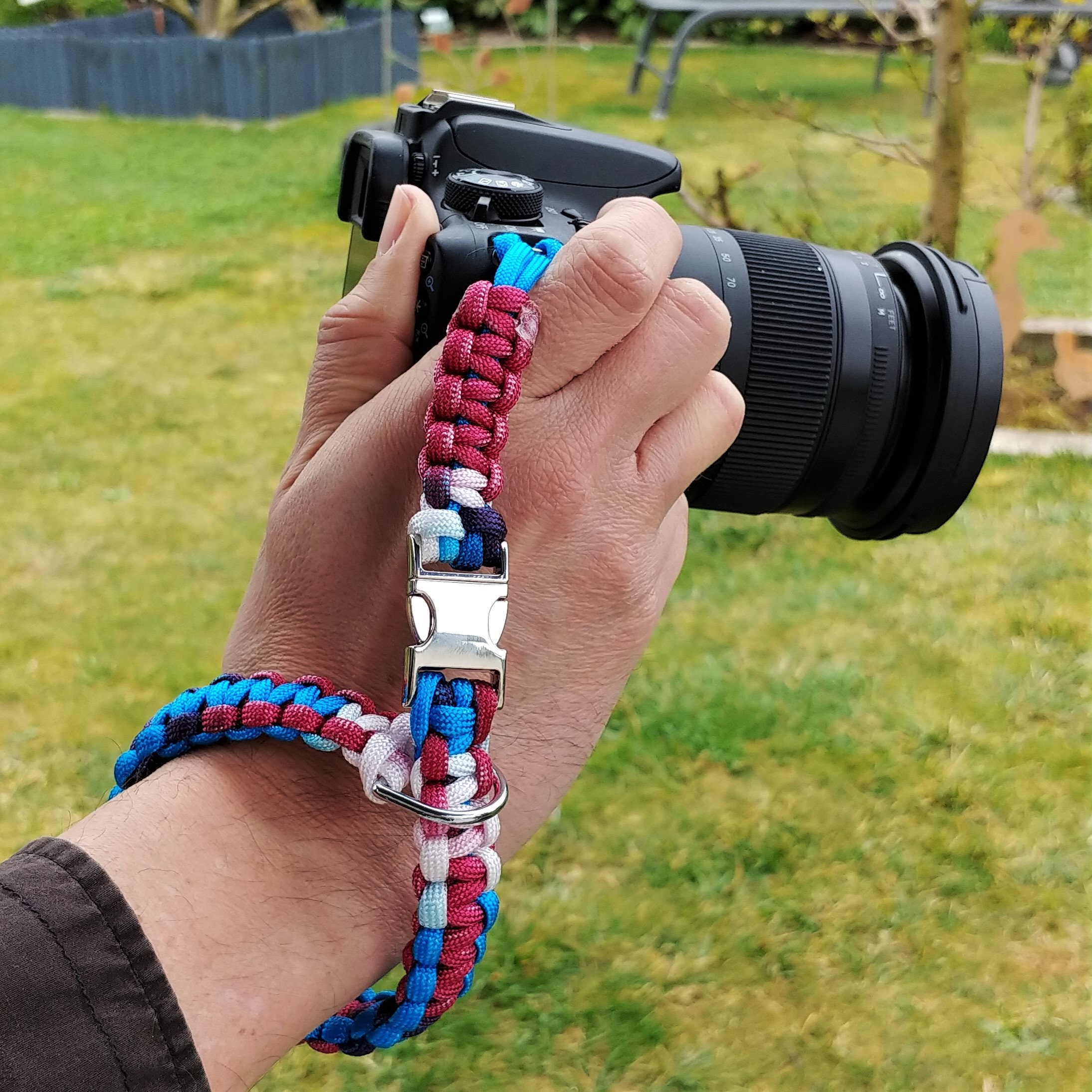 6 tlg. SET Kameragurt inkl. Handschlaufe geknotet aus Parachute Cord (Fallschirmschnur) Kamera Zubehör - Farbe "Galaxy"