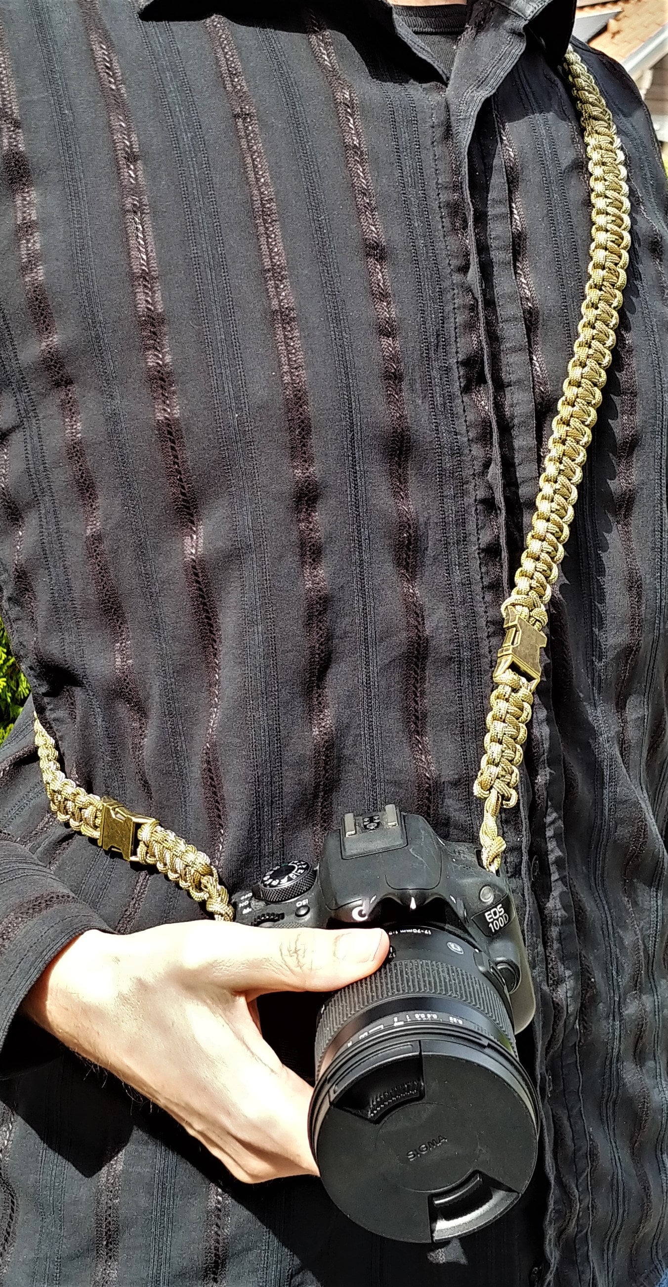 6 tlg. SET Kameragurt inkl. Handschlaufe geknotet aus Parachute Cord (Fallschirmschnur) Kamera Zubehör - Farbe "Olivgrün" 6 tlg. SET Kameragurt inkl. Handschlaufe geknotet aus Parachute Cord (Fallschirmschnur) Kamera Zubehör - Farbe "Olivgrün"