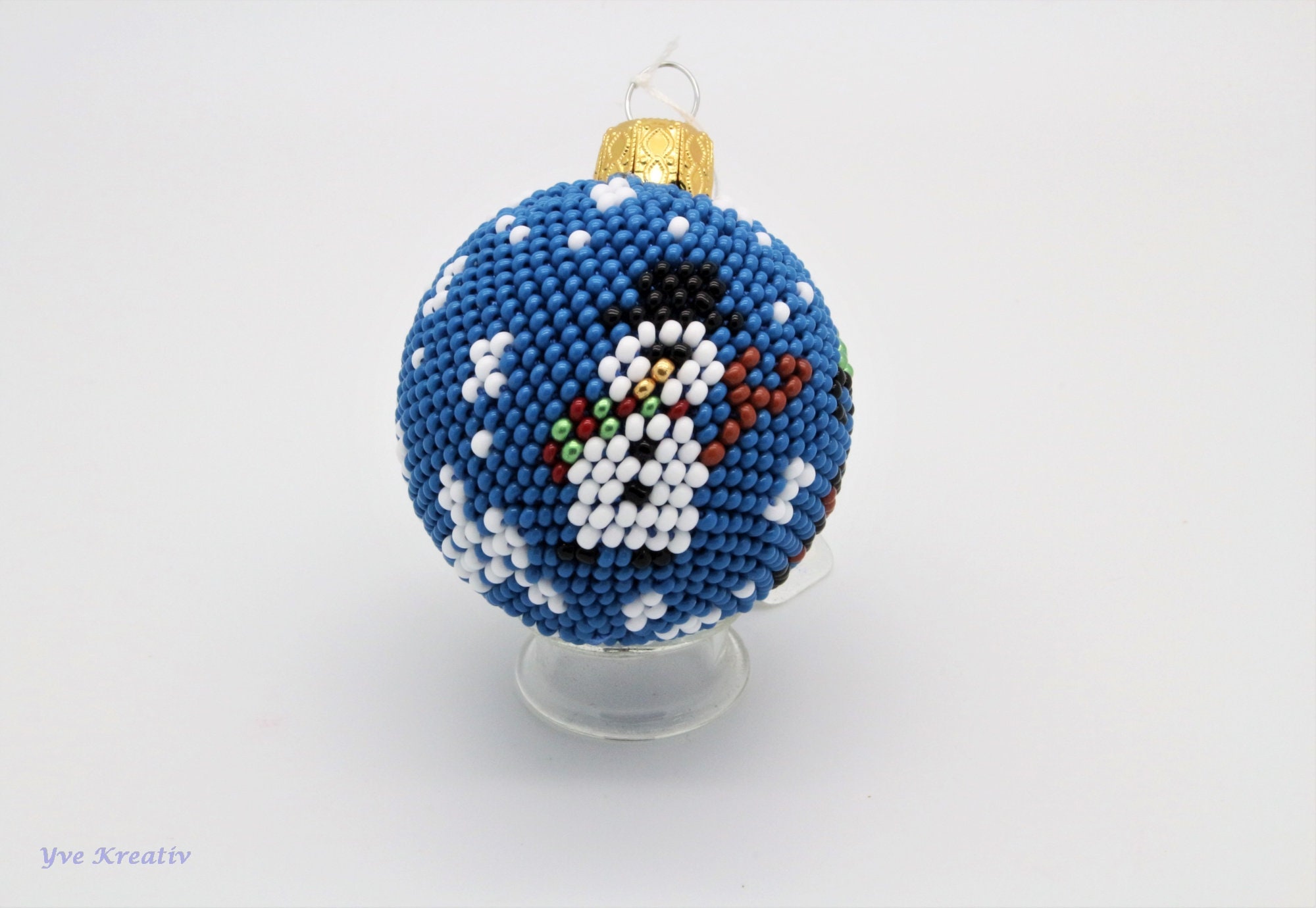 Kugel - Weihnachtskugel - Christbaumkugel 4,7 cm groß - mit 2,6 mm Rocailles Perlen gehäkelt