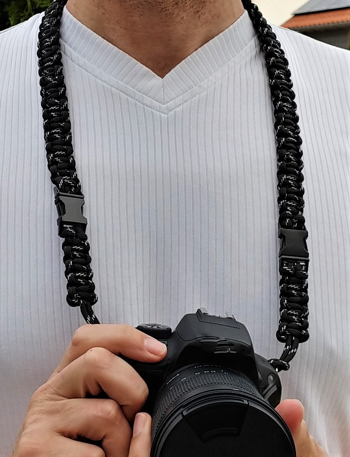 6 tlg. SET Kameragurt inkl. Handschlaufe geknotet aus Parachute Cord (Fallschirmschnur) Kamera Zubehör - Farbe "Schwarz" 6 tlg. SET Kameragurt inkl. Handschlaufe geknotet aus Parachute Cord (Fallschirmschnur) Kamera Zubehör - Farbe "Schwarz"