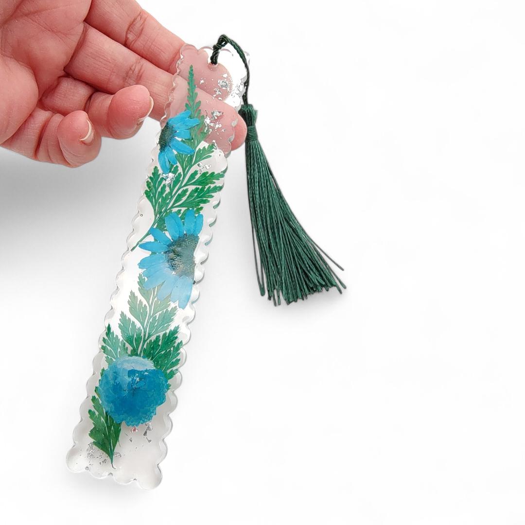 Lesezeichen aus Epoxidharz mit echten Blüten Geschenk Freundin Geburtstag Mitbringsel Geschenkidee Buchzeichen transparent #LEEPOX