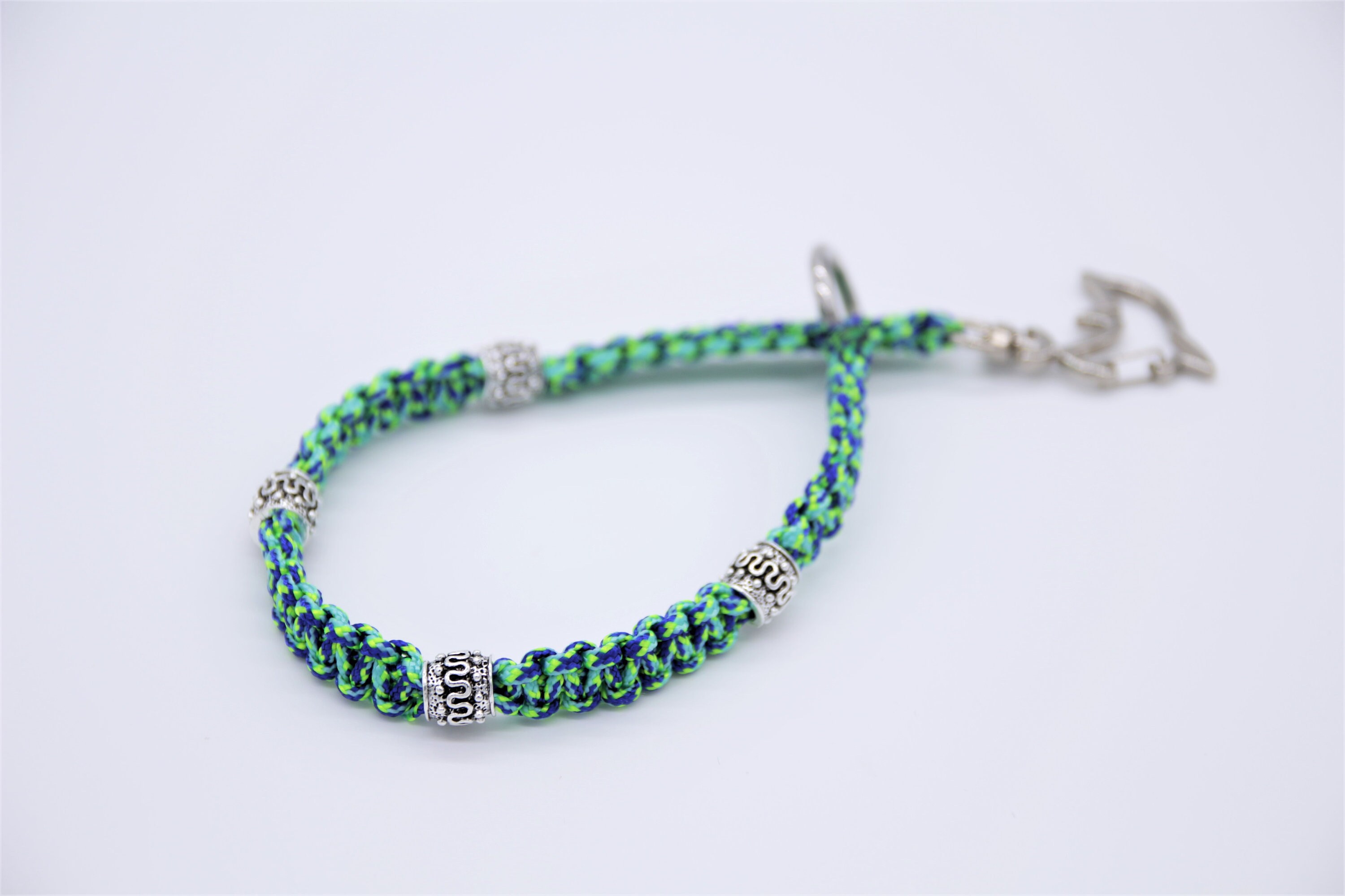 Handy-Handschlaufe / Handygurt/ Handyschmuck / Handyband geknotet aus Paracord (Fallschirmschnur)