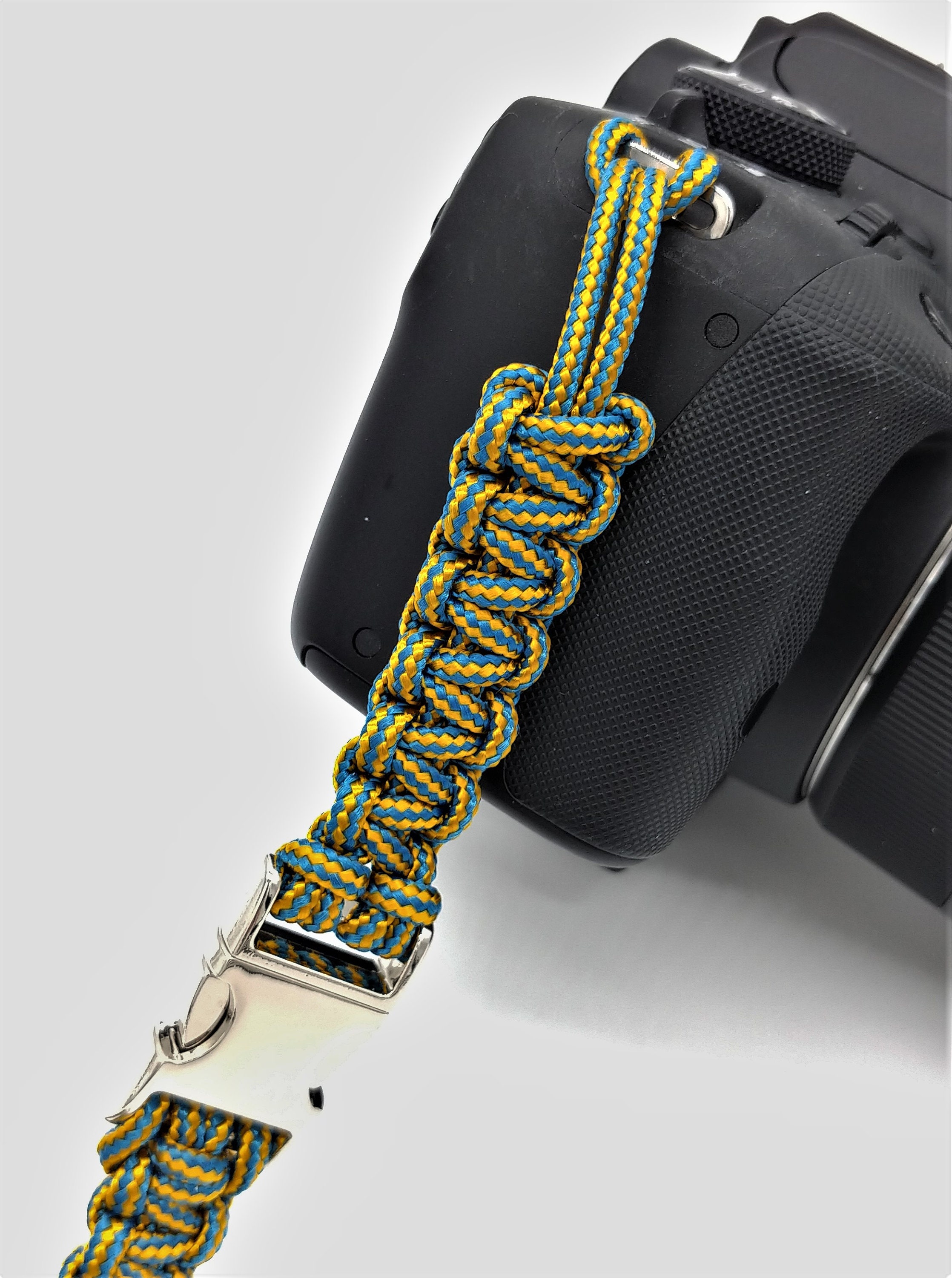 Kamera-Handschlaufe / Kameragurt / Kameraschlaufe geknotet aus Parachute Cord (Fallschirmschnur) mit Klick-Schnellverschluß / Farbe BlauGelb