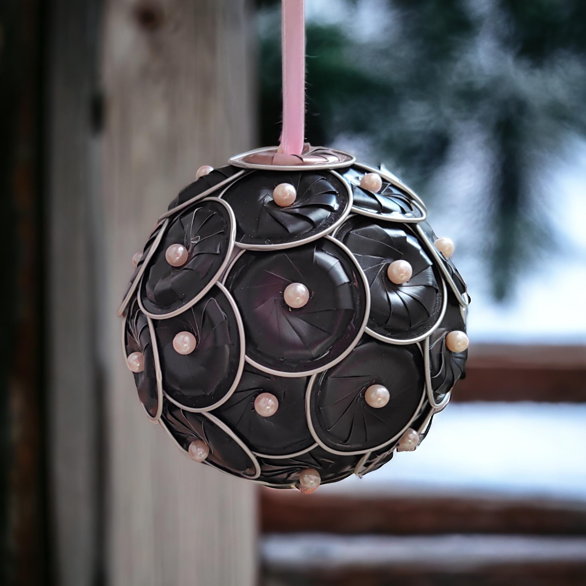 Christbaumkugel Weihnachtskugel Fensterkugel Fensterdeko Dekokugel Ornament Upcycling aus Kaffeekapseln  #1837052261