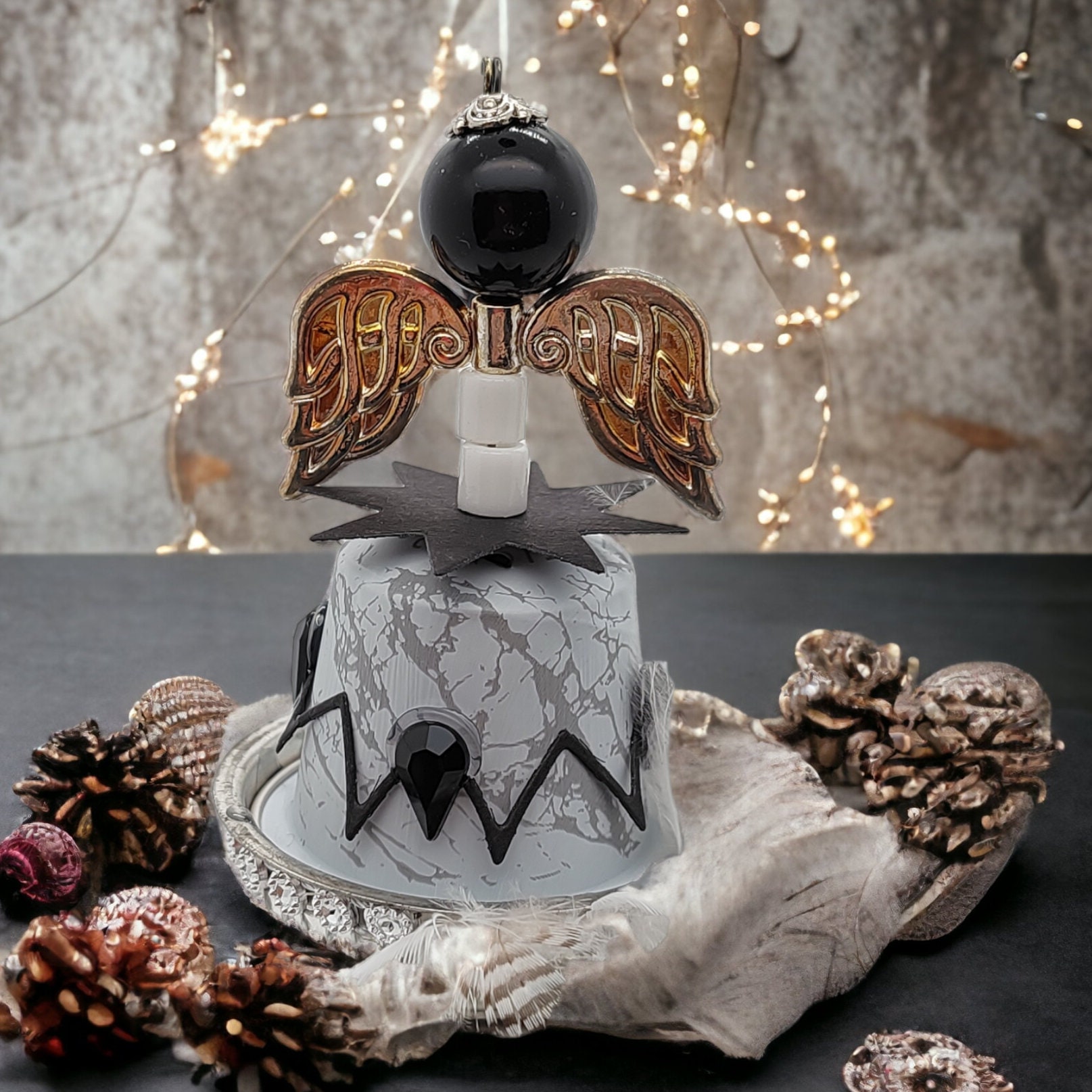 Engel aus Kaffeekapseln Christbaumkugel / Weihnachtskugel / Weihnachtsdeko auf Metallklammer Christbaumclips