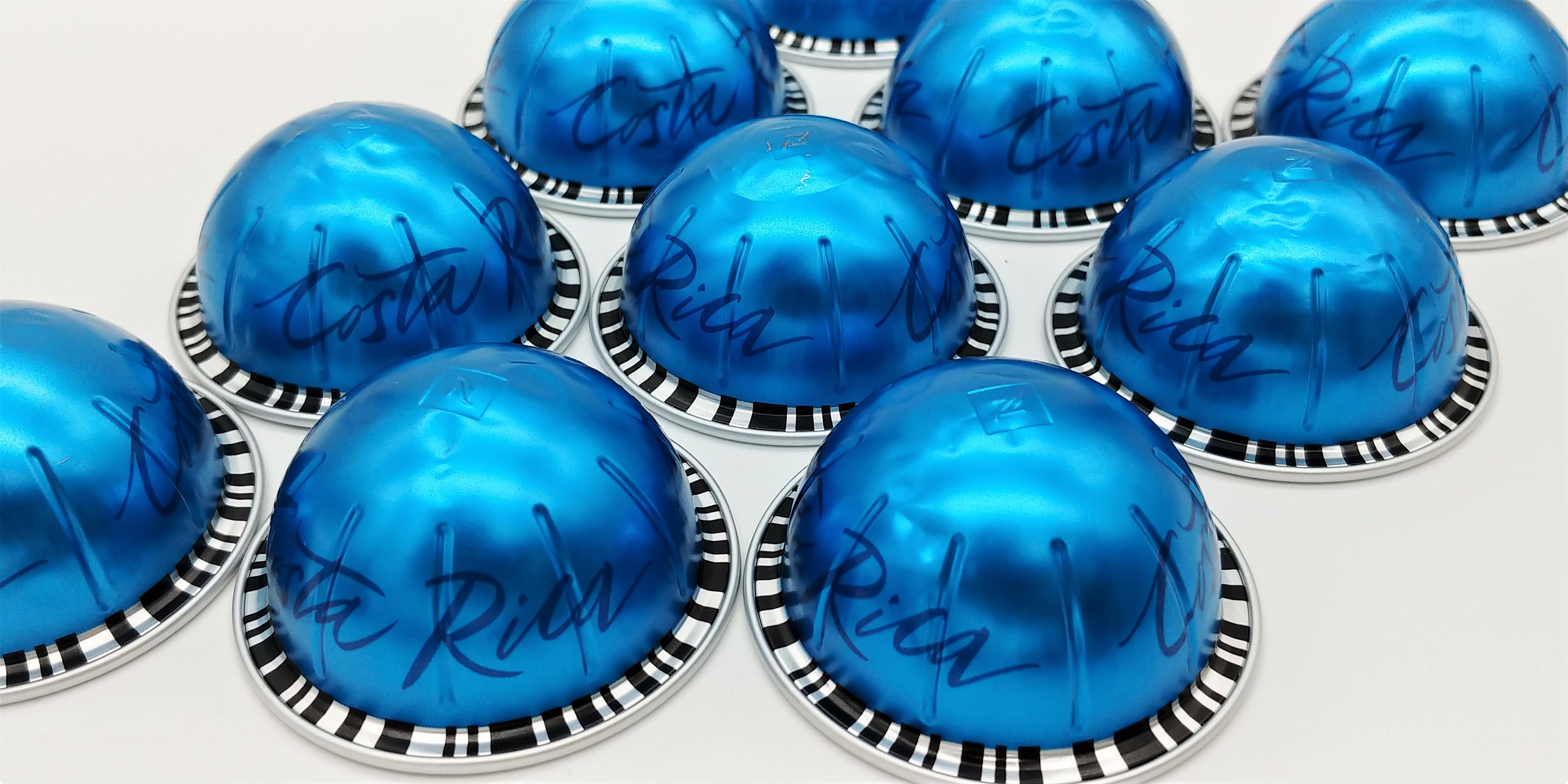 10 leere GROßE Kaffeekapseln Farbe : blau 10 leere GROßE Kaffeekapseln Farbe : blau