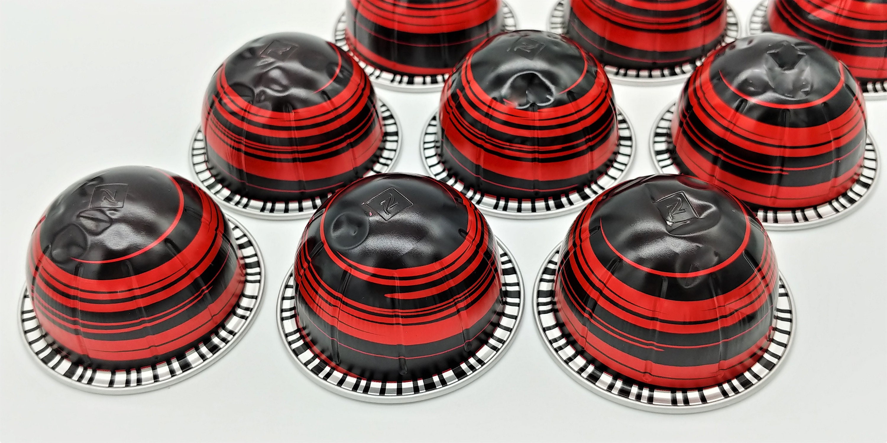 10 leere GROßE Kaffeekapseln Farbe : rot - schwarz #KVS 10 leere GROßE Kaffeekapseln Farbe : rot - schwarz #KVS