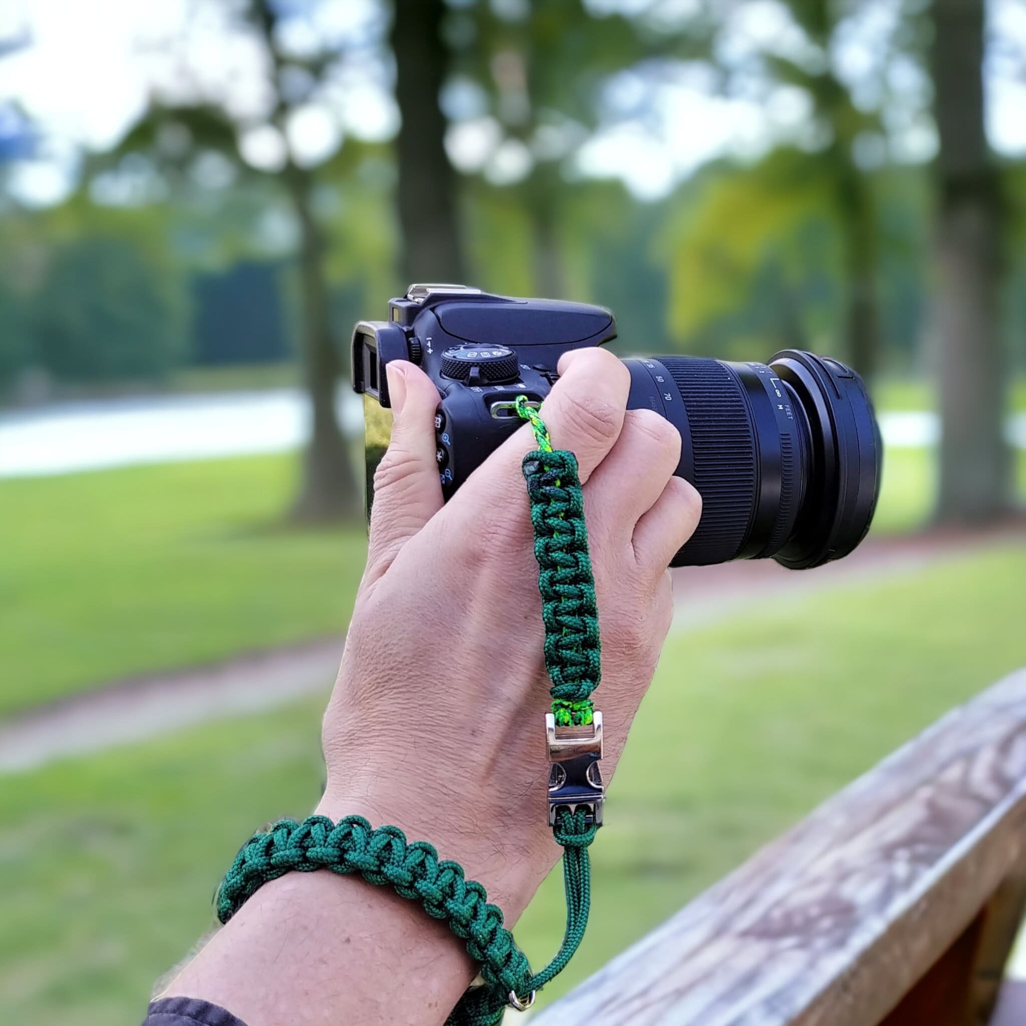 Handschlaufe für Kamera Kameragurt Kameraschlaufe geknotet aus Paracord mit Klick-Schnellverschluß / Farbe Grün  #1190837872
