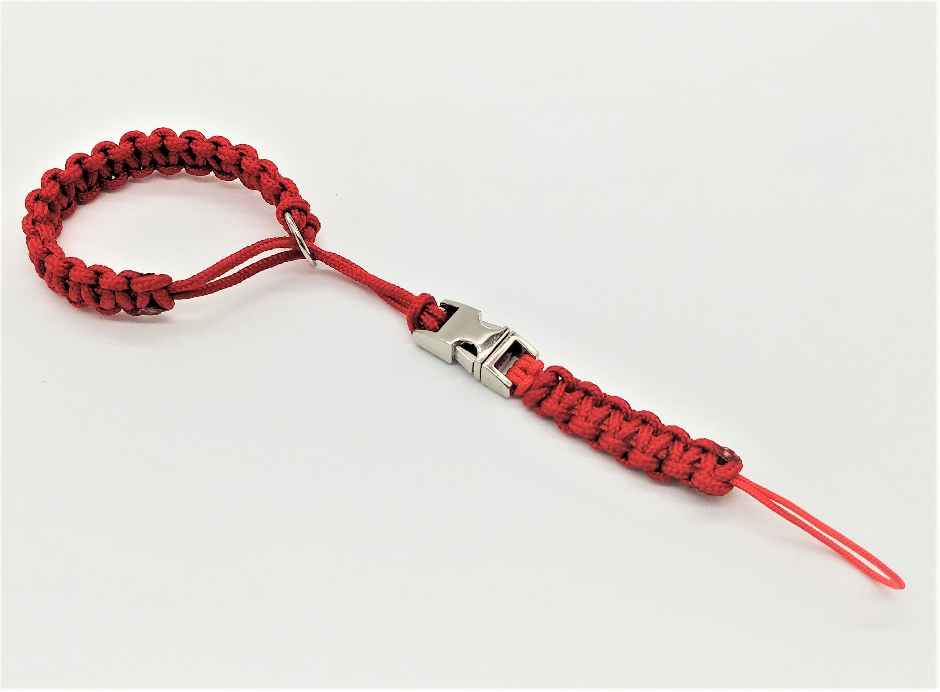 Kamera-Handschlaufe / Kameragurt / Kameraschlaufe geknotet aus Parachute Cord (Fallschirmschnur) mit Klick-Schnellverschluß / Farbe Rot