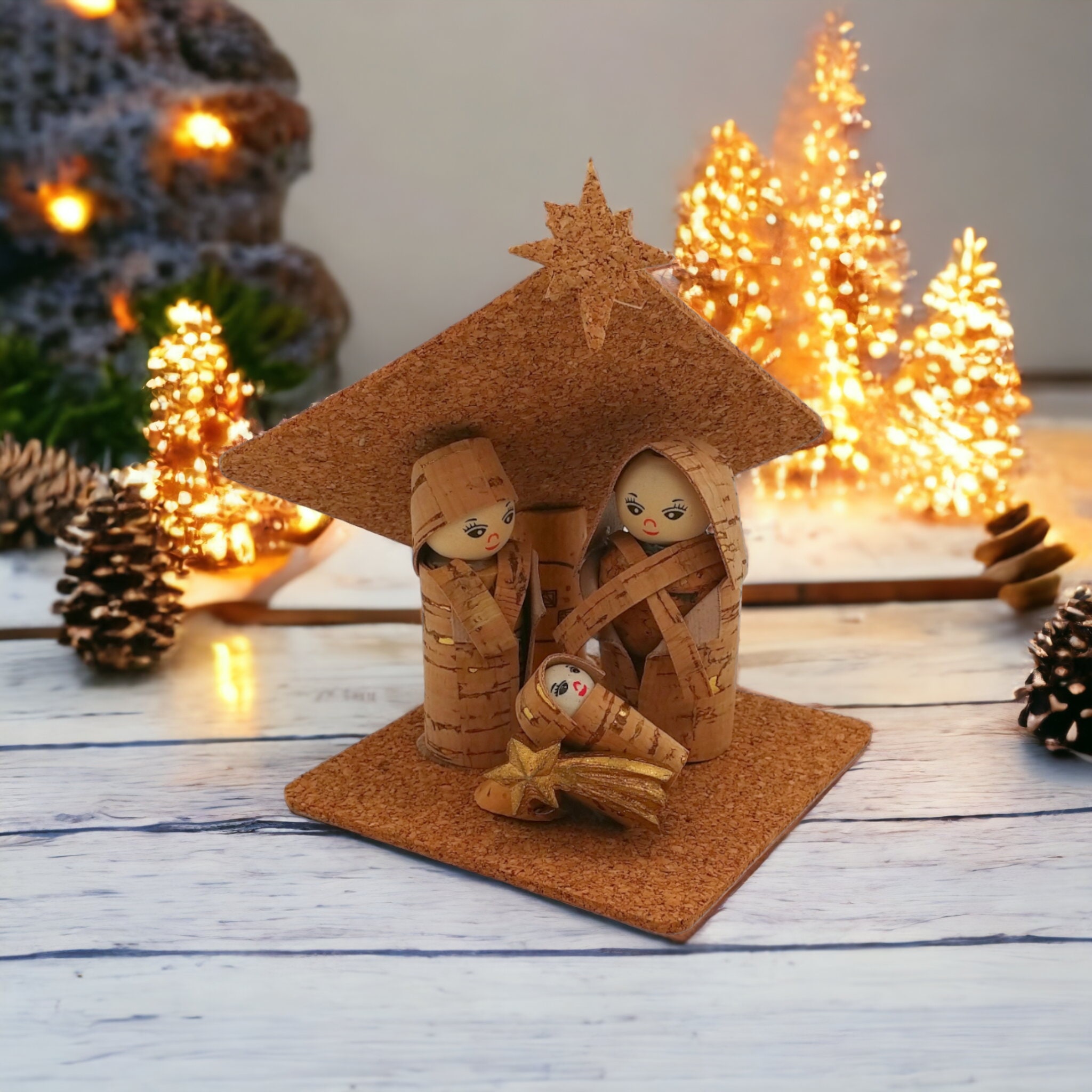 Krippe "Maria Josef und Jesuskind" aus Kork / Weihnachtskugel / Weihnachtsdeko aus Weinkorken / Upcycling