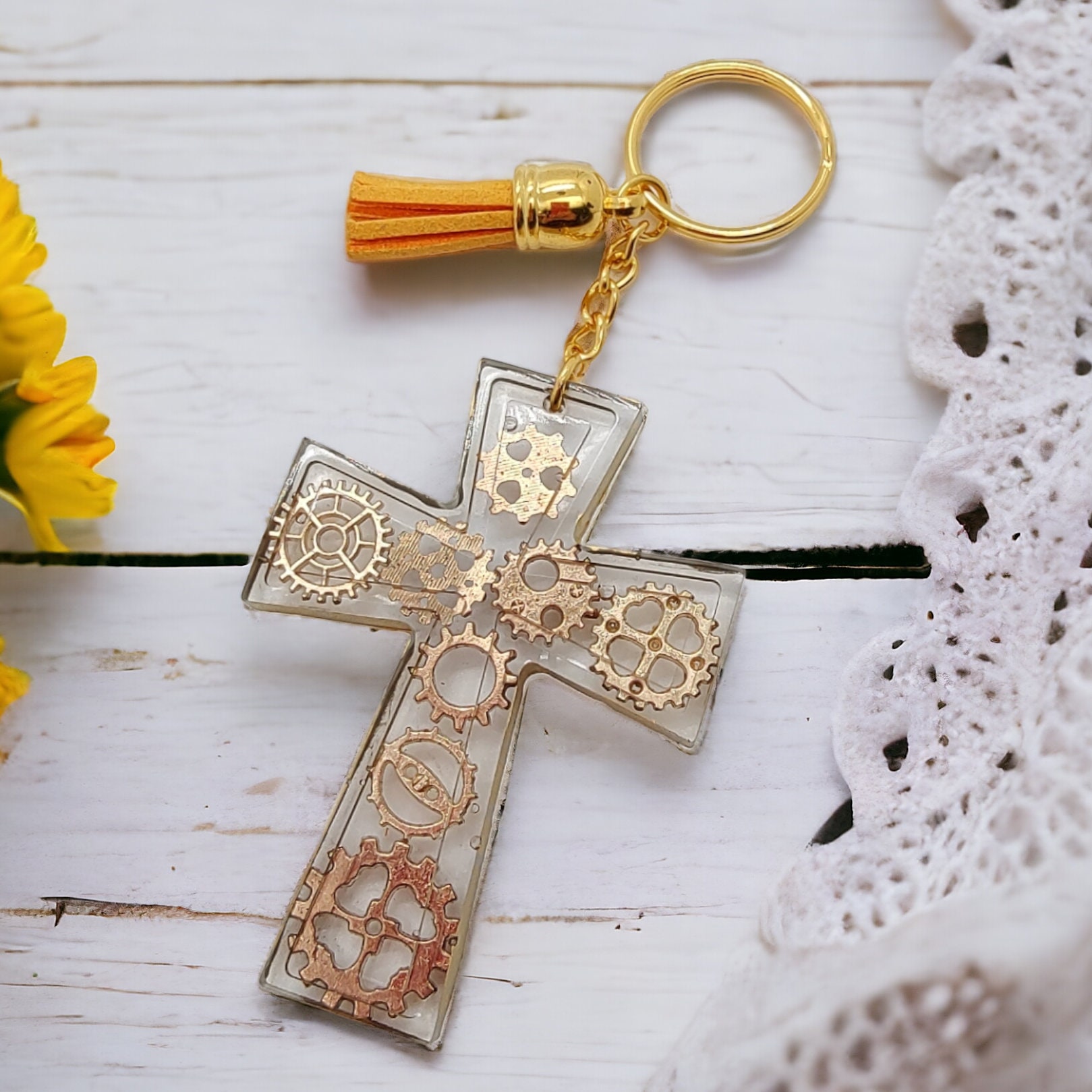 Schlüsselanhänger Kreuz aus Epoxidharz mit einer kleinen Quaste Geschenk Kommunion Konfirmation  #1673241689