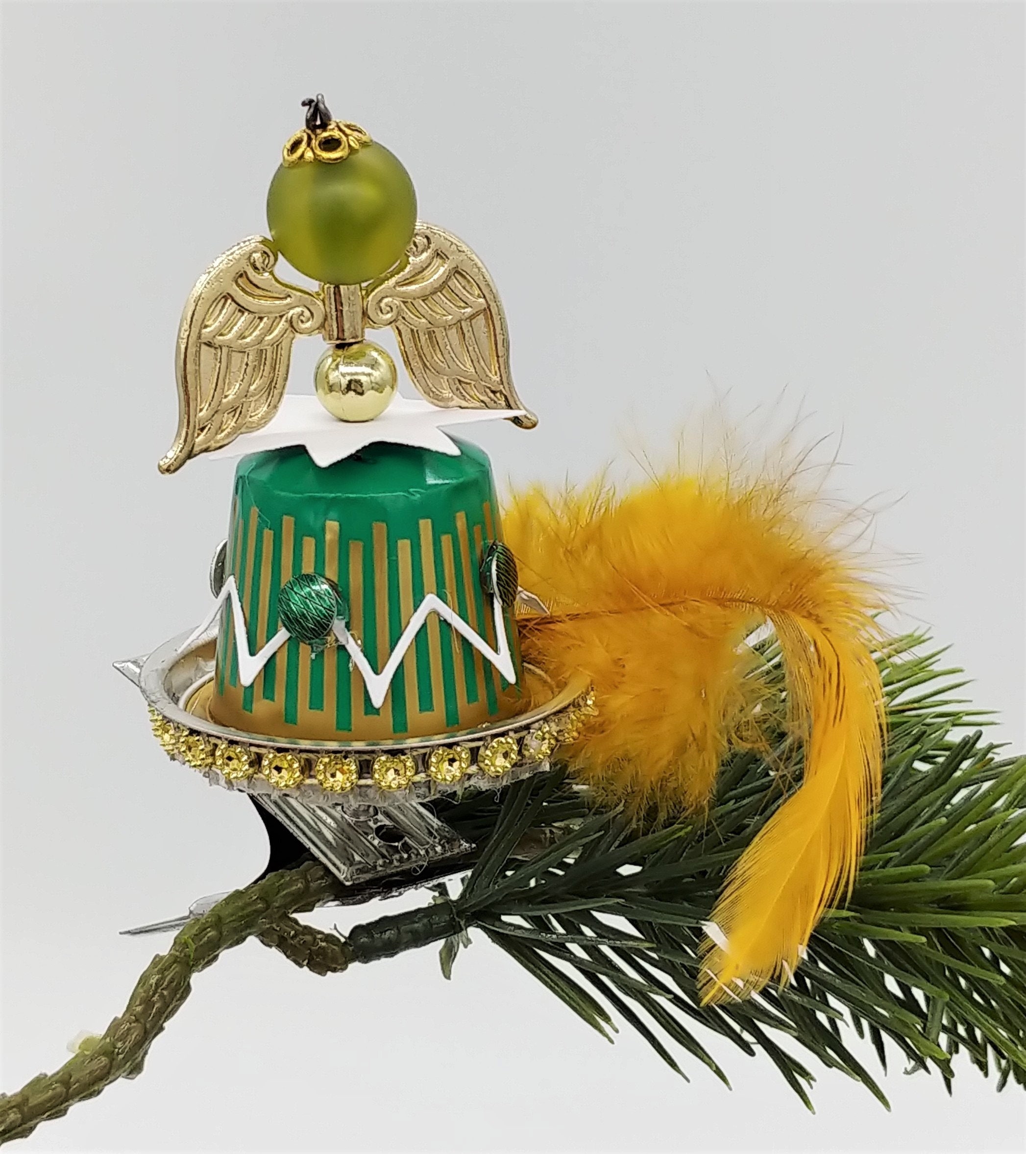 Engel aus Kaffeekapseln Christbaumkugel / Weihnachtskugel / Weihnachtsdeko auf Metallklammer Christbaumclips
