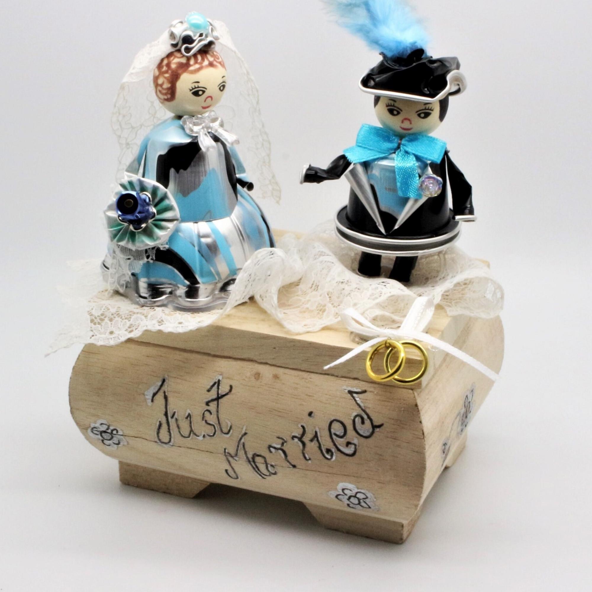 Holztruhe Holzkiste Schatzkiste Brautpaar Upcycling aus Kaffeekapseln Geldgeschenk Hochzeit Geschenk blau Hochzeitsverpackung #809561271