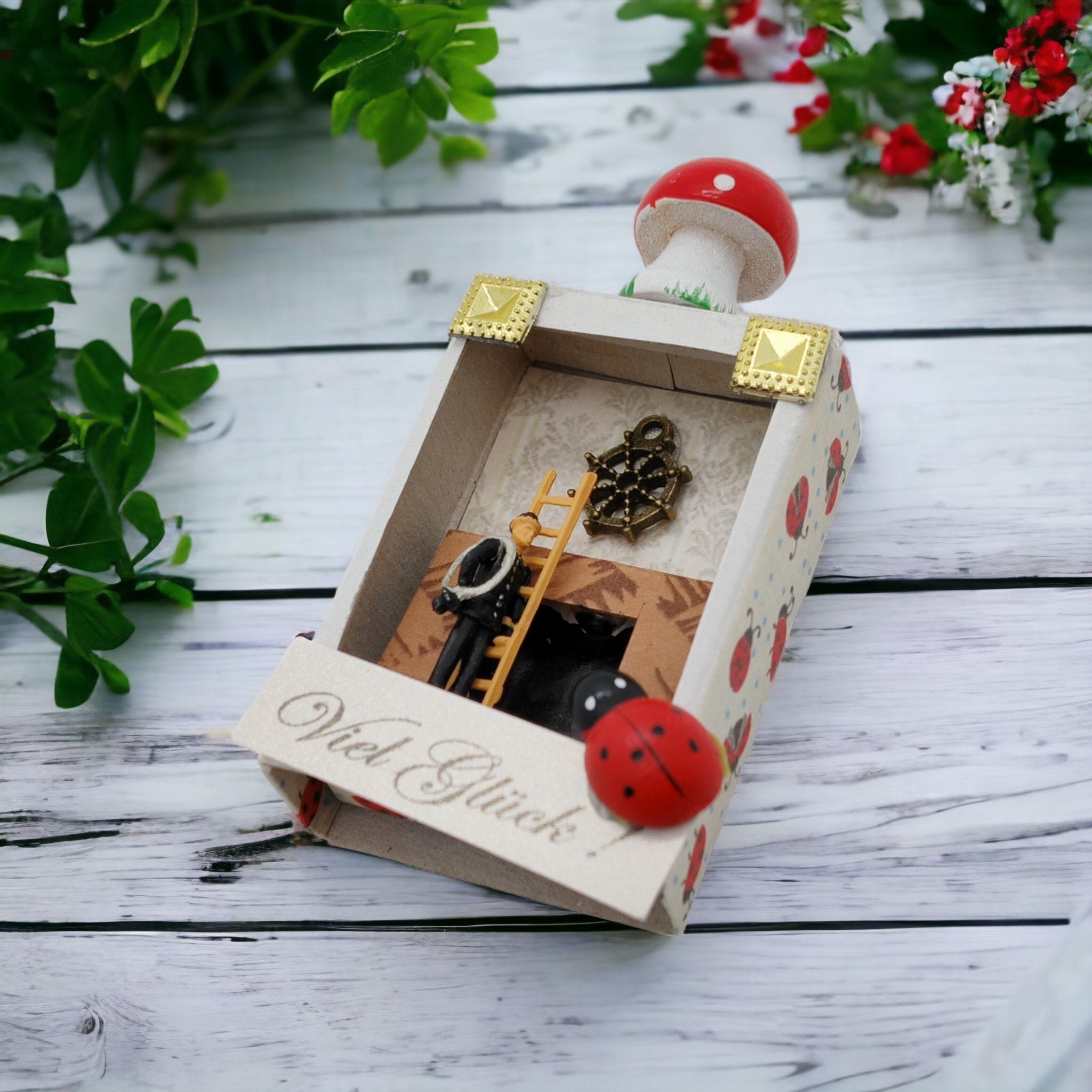 Kleine Schachtel, verzierte Streichholzschachtel als originelle Geschenkverpackung für Geld, Gutscheine und mehr  #1062978558