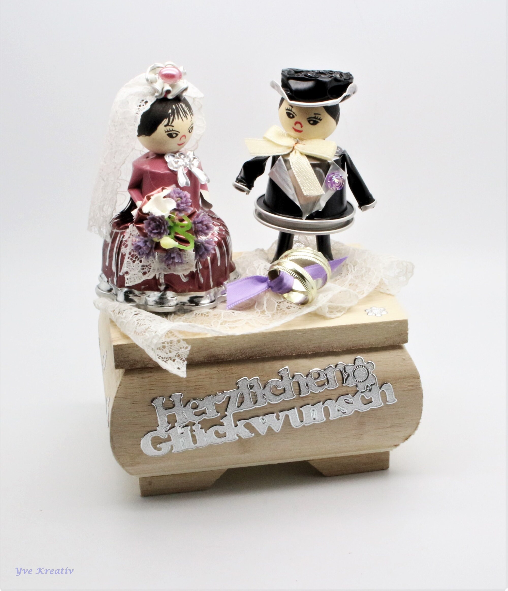Holztruhe Holzkiste Schatzkiste - Brautpaar aus Kaffeekapseln rosa - Geschenk zur Hochzeit