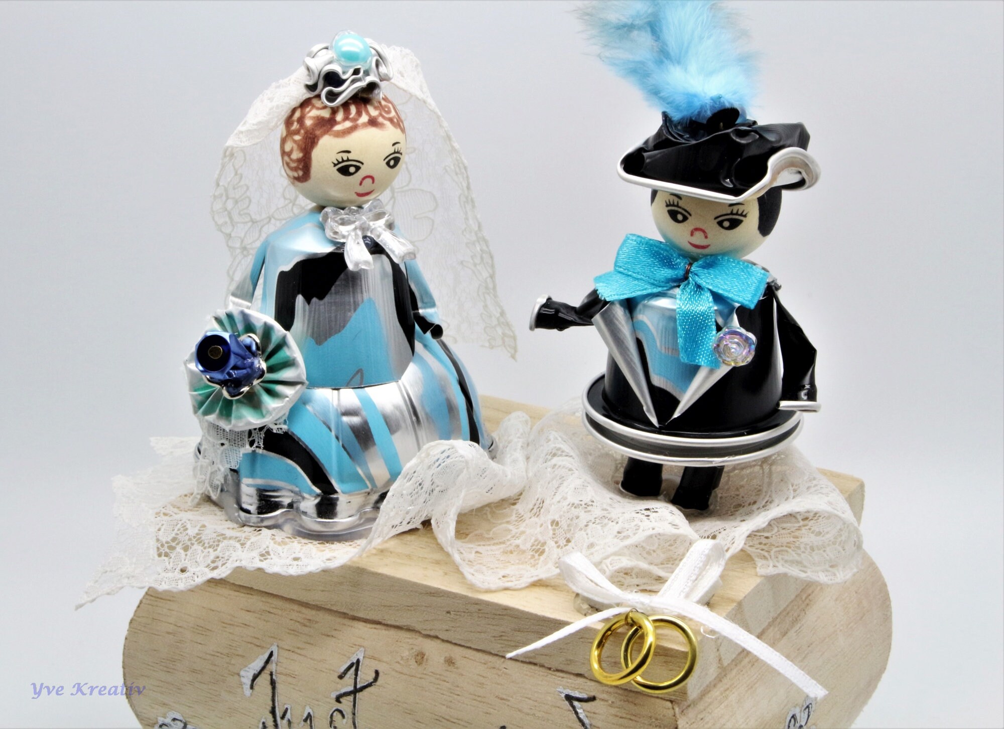 Holztruhe Holzkiste Schatzkiste - Brautpaar aus Kaffeekapseln blau - Geschenk zur Hochzeit Holztruhe Holzkiste Schatzkiste - Brautpaar aus Kaffeekapseln blau - Geschenk zur Hochzeit