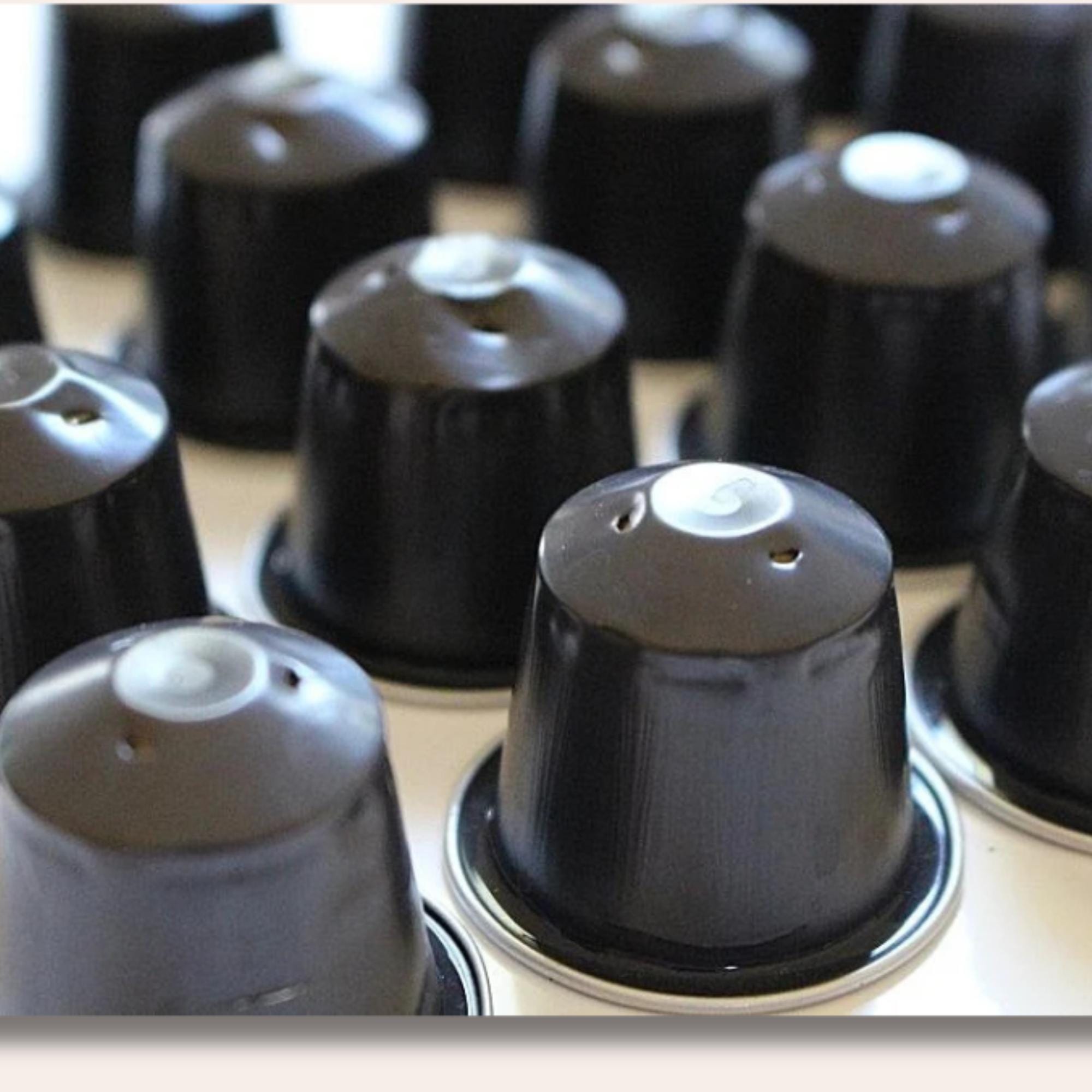 10 leere Kaffeekapseln Farbe : anthrazit zum Basteln Gestalten Bastelmaterial DIY Schmuckherstellung Zubehör #KNS 10 leere Kaffeekapseln Farbe : anthrazit zum Basteln Gestalten Bastelmaterial DIY Schmuckherstellung Zubehör #KNS